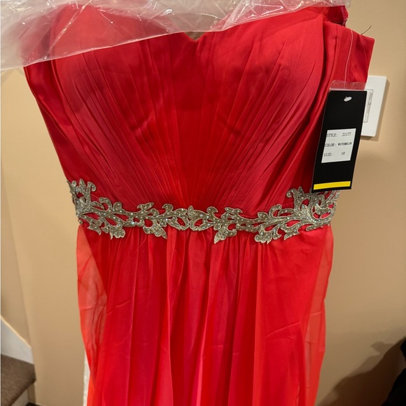 NWT La Femme watermelon embroidered waist chiffon strapless sweetheart Sz10 - Picture 3 of 7